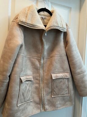 New never worn faux suede xl coat